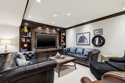 4315 17 Street Sw, Calgary, AB - Indoor Photo Showing Living Room