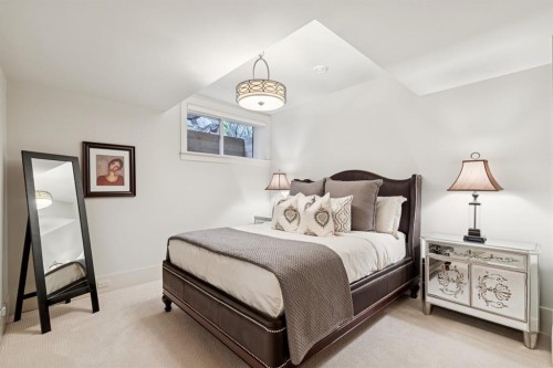 4315 17 Street Sw, Calgary, AB - Indoor Photo Showing Bedroom
