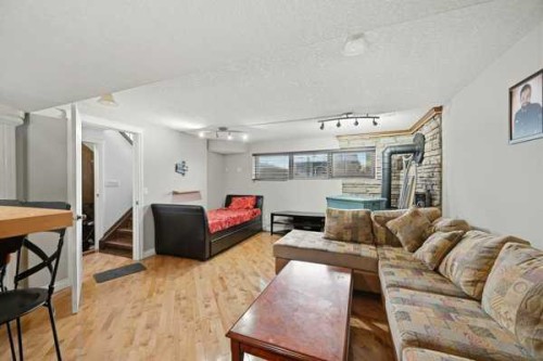 171 Rundlefield Crescent Ne, Calgary, AB - Indoor