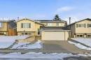 171 Rundlefield Crescent Ne, Calgary, AB  - Outdoor With Facade 