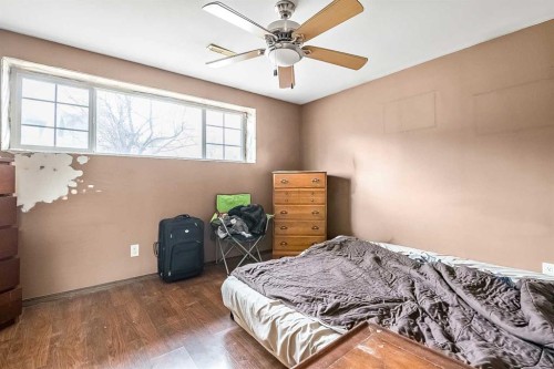 59 Cranberry Place Se, Calgary, AB - Indoor Photo Showing Bedroom