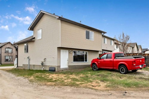 59 Cranberry Place Se, Calgary, AB - Outdoor