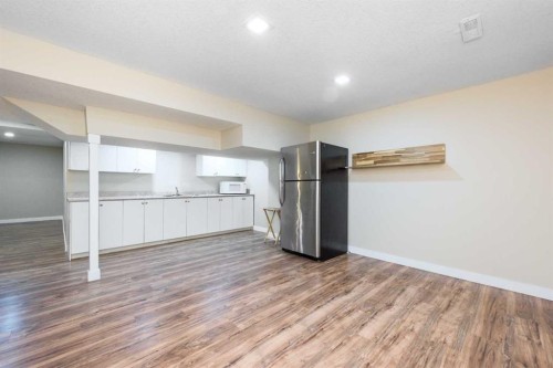 28 Cityscape Gardens Ne, Calgary, AB - Indoor Photo Showing Kitchen