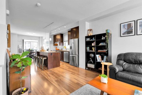 898 Sherwood Boulevard Nw, Calgary, AB - Indoor