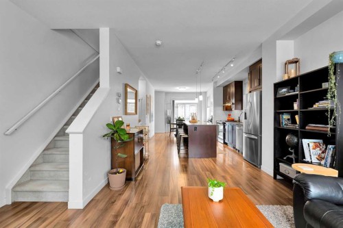 898 Sherwood Boulevard Nw, Calgary, AB - Indoor