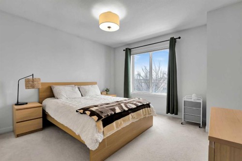898 Sherwood Boulevard Nw, Calgary, AB - Indoor Photo Showing Bedroom