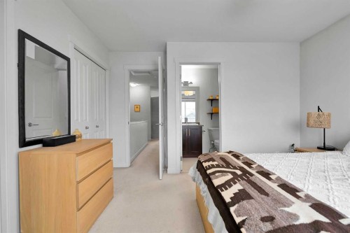 898 Sherwood Boulevard Nw, Calgary, AB - Indoor Photo Showing Bedroom