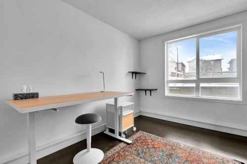 898 Sherwood Boulevard Nw, Calgary, AB - Indoor