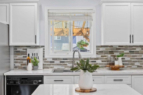 371 Silverado Drive Sw, Calgary, AB - Indoor Photo Showing Kitchen With Upgraded Kitchen