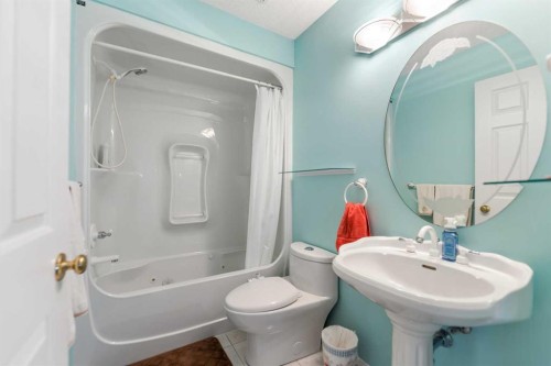 14950 Mt Mckenzie Drive Se, Calgary, AB - Indoor Photo Showing Bathroom