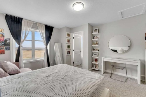 341 Walcrest View Se, Calgary, AB - Indoor Photo Showing Bedroom