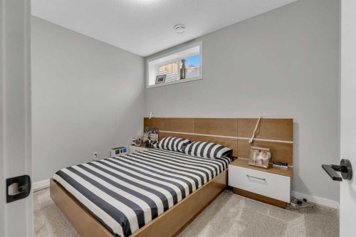 341 Walcrest View Se, Calgary, AB - Indoor Photo Showing Bedroom