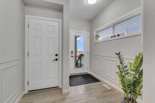 341 Walcrest View Se, Calgary, AB - Indoor Photo Showing Other Room