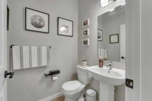 341 Walcrest View Se, Calgary, AB - Indoor Photo Showing Bathroom