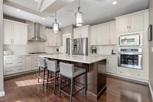 89 Ascot Crescent Sw, Calgary, AB - Indoor Photo Showing Kitchen With Upgraded Kitchen