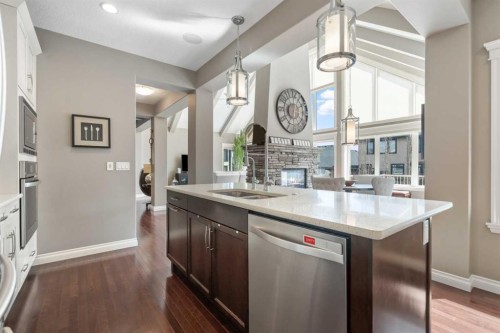 89 Ascot Crescent Sw, Calgary, AB - Indoor Photo Showing Kitchen With Double Sink