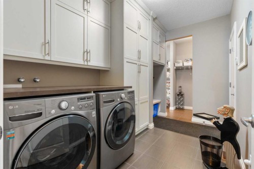 89 Ascot Crescent Sw, Calgary, AB - Indoor Photo Showing Laundry Room