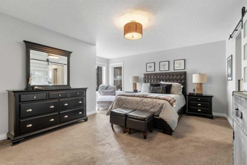 89 Ascot Crescent Sw, Calgary, AB - Indoor Photo Showing Bedroom