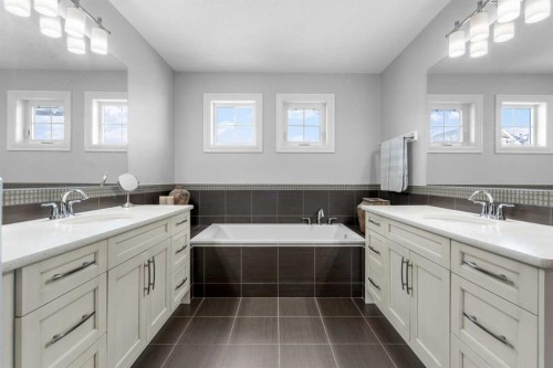 89 Ascot Crescent Sw, Calgary, AB - Indoor Photo Showing Bathroom