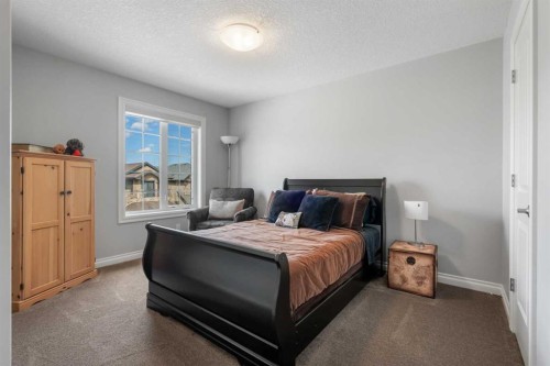 89 Ascot Crescent Sw, Calgary, AB - Indoor Photo Showing Bedroom