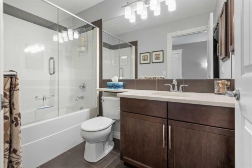 89 Ascot Crescent Sw, Calgary, AB - Indoor Photo Showing Bathroom