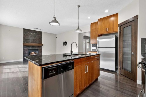 31 Evansridge Close Nw, Calgary, AB - Indoor Photo Showing Kitchen With Stainless Steel Kitchen