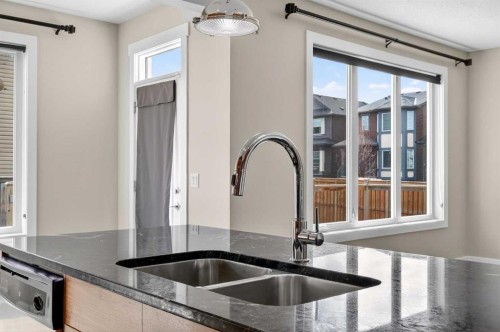 31 Evansridge Close Nw, Calgary, AB - Indoor Photo Showing Kitchen With Stainless Steel Kitchen