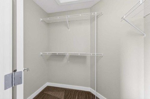 31 Evansridge Close Nw, Calgary, AB - Indoor Photo Showing Other Room