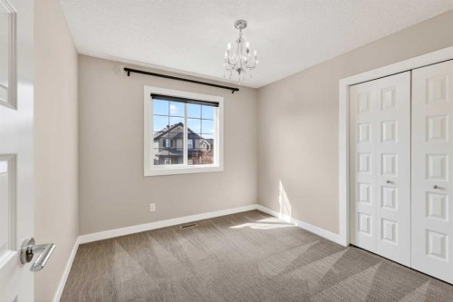 31 Evansridge Close Nw, Calgary, AB - Indoor Photo Showing Other Room