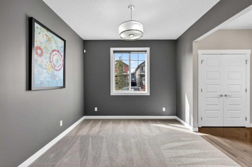 31 Evansridge Close Nw, Calgary, AB - Indoor Photo Showing Bathroom