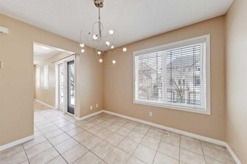 40 Simcoe Place Sw, Calgary, AB - Indoor Photo Showing Other Room