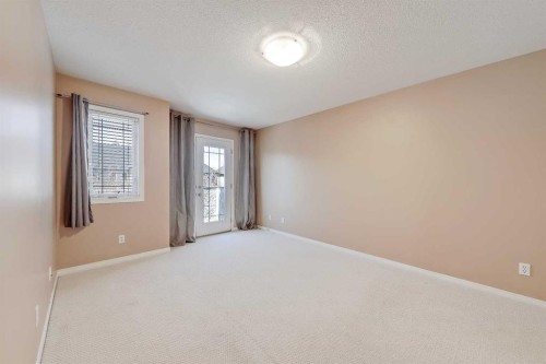 40 Simcoe Place Sw, Calgary, AB - Indoor Photo Showing Other Room