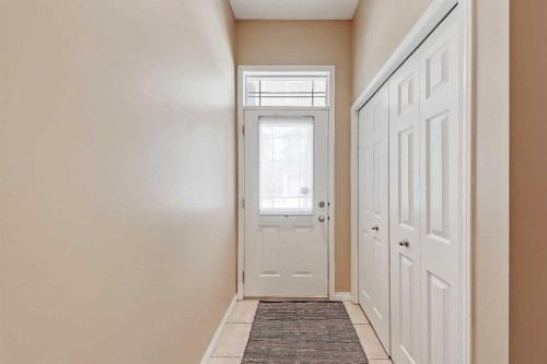 40 Simcoe Place Sw, Calgary, AB - Indoor Photo Showing Other Room