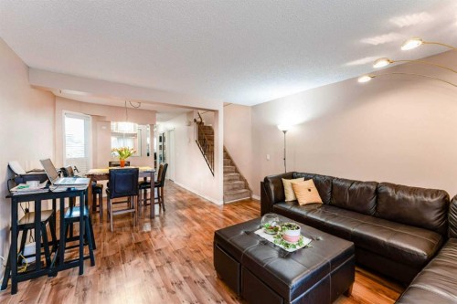 6640 Temple Drive Ne, Calgary, AB - Indoor Photo Showing Living Room