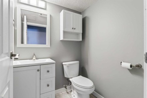 141-6915 Ranchview Drive Nw, Calgary, AB - Indoor Photo Showing Bathroom