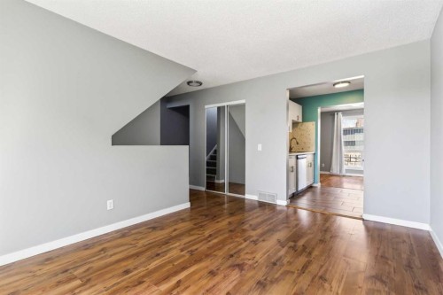 141-6915 Ranchview Drive Nw, Calgary, AB - Indoor Photo Showing Other Room