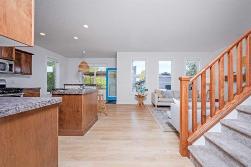 160 Prestwick Manor Se, Calgary, AB - Indoor Photo Showing Kitchen
