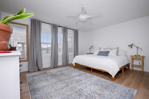 160 Prestwick Manor Se, Calgary, AB - Indoor Photo Showing Bedroom