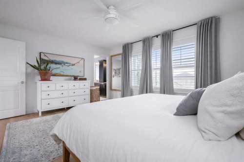 160 Prestwick Manor Se, Calgary, AB - Indoor Photo Showing Bedroom