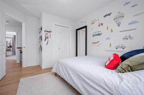 160 Prestwick Manor Se, Calgary, AB - Indoor Photo Showing Bedroom