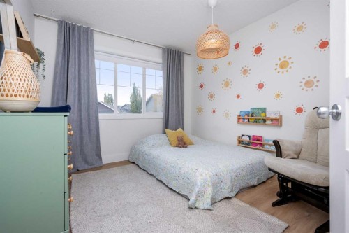 160 Prestwick Manor Se, Calgary, AB - Indoor Photo Showing Bedroom