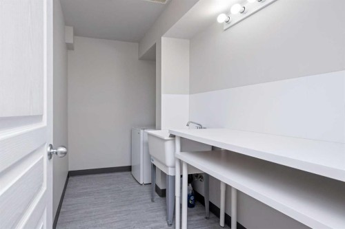 160 Prestwick Manor Se, Calgary, AB - Indoor Photo Showing Other Room