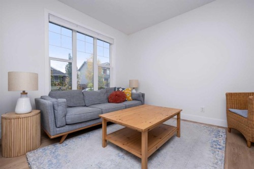 160 Prestwick Manor Se, Calgary, AB - Indoor Photo Showing Living Room