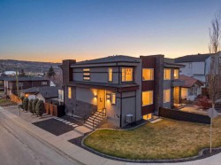 2227 47 Street NW Calgary, AB T3B 6E1