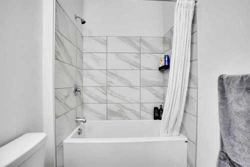 183 Brander Avenue, Langdon, AB - Indoor Photo Showing Bathroom