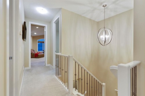 33 Quarry Heights Se, Calgary, AB - Indoor Photo Showing Other Room