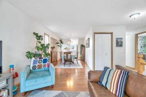 545 Hillview Gate, Strathmore, AB - Indoor Photo Showing Living Room
