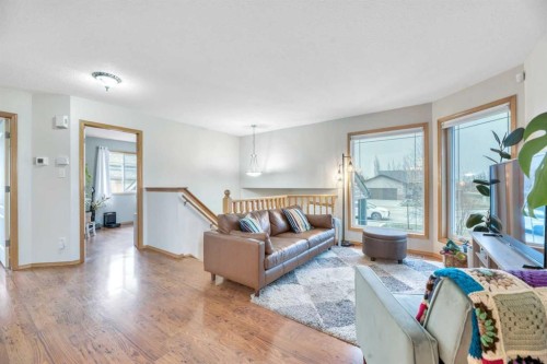 545 Hillview Gate, Strathmore, AB - Indoor Photo Showing Living Room