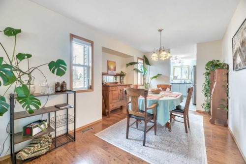 545 Hillview Gate, Strathmore, AB - Indoor Photo Showing Dining Room