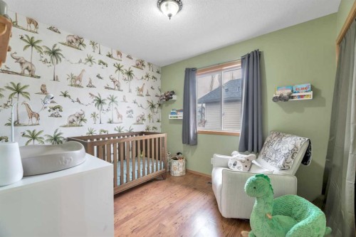 545 Hillview Gate, Strathmore, AB - Indoor Photo Showing Bedroom
